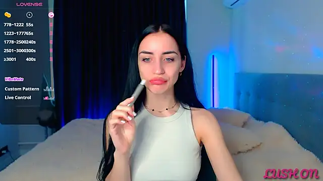 Snapshot of Kemi__Jordan chatting on 03/11/25, 09:02 Kemi Jordan online show from 03/11/25, 09:02