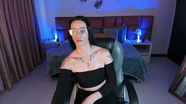 Kristen Garner online show from 09/27/25, 08:14