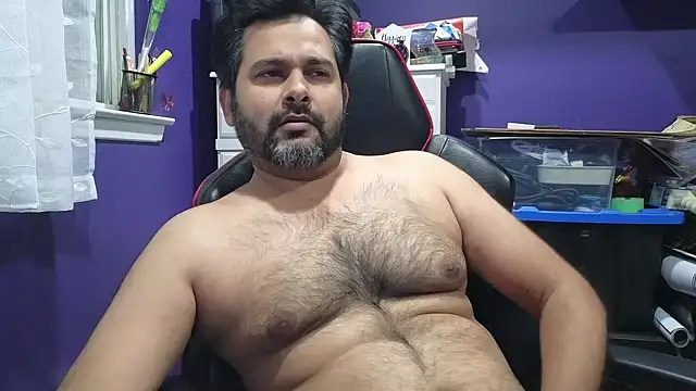 Snapshot of Sakhtlaundaz chatting on 12/20/24, 11:37 Sakhtlaundaz online show from 12/20/24, 11:37