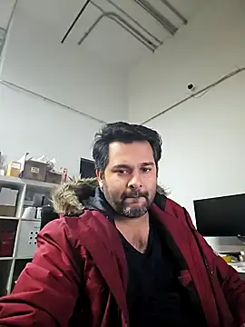 Snapshot of Sakhtlaundaz chatting on 12/30/24, 10:45 Sakhtlaundaz online show from 12/30/24, 10:45