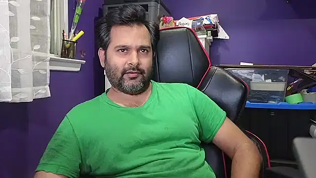 Snapshot of Sakhtlaundaz chatting on 01/08/25, 11:52 Sakhtlaundaz online show from 01/08/25, 11:52
