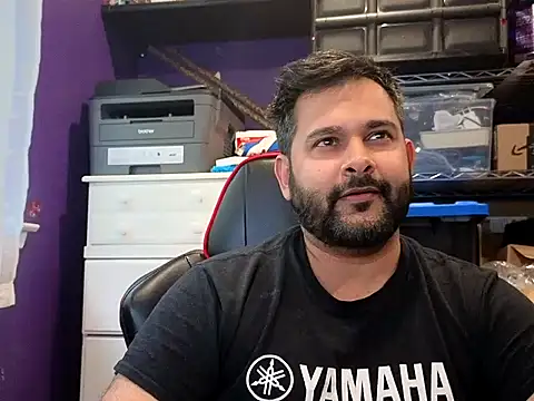 Snapshot of Sakhtlaundaz chatting on 10/19/25, 08:09 Sakhtlaundaz online show from 10/19/25, 08:09