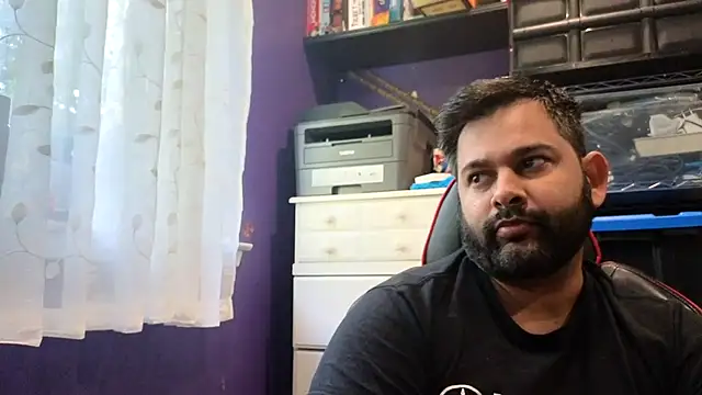 Snapshot of Sakhtlaundaz chatting on 10/20/25, 01:22 Sakhtlaundaz online show from 10/20/25, 01:22