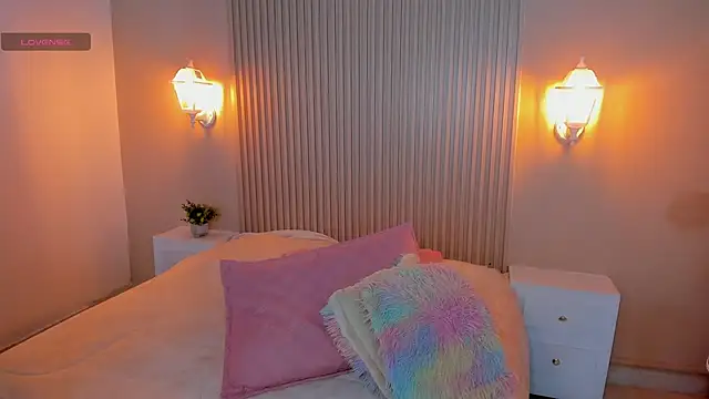 EmilyEvans7 online show from 11/14/25, 08:07