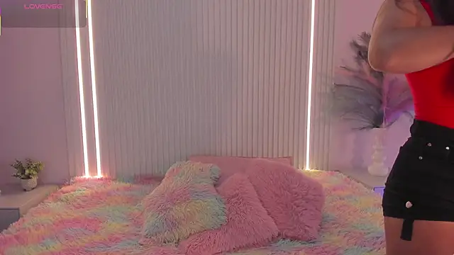 EmilyEvans7 online show from 11/30/25, 07:40