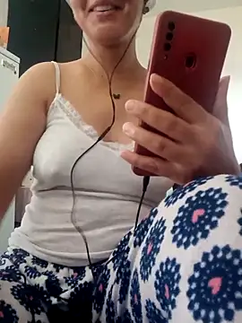 lolo890 online show from 10/30/25, 11:22