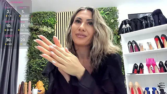 sweetcherry30 online show from 10/31/25, 06:47