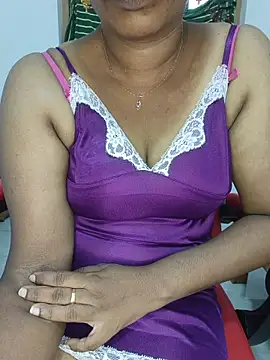 Snapshot of Malluivaniya chatting on 11/07/25, 06:46 Malluivaniya online show from 11/07/25, 06:46