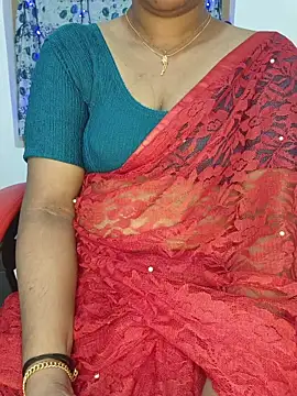 Snapshot of Malluivaniya chatting on 06/14/26, 05:48 Malluivaniya online show from 06/14/26, 05:48