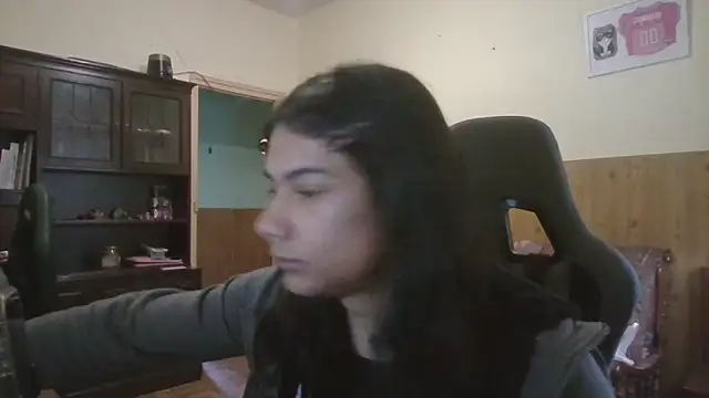 Snapshot of calliemaggotbone chatting on 04/16/26, 05:47 calliemaggotbone online show from 04/16/26, 05:47