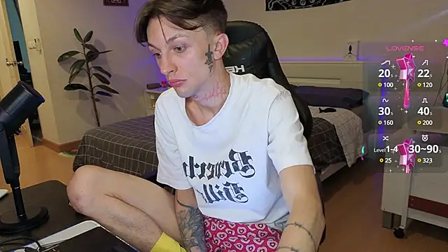 Snapshot of Tima_Lexikov_ chatting on 12/24/24, 09:39 Tima Lexikov online show from 12/24/24, 09:39