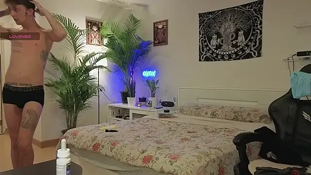 Snapshot of Tima_Lexikov_ chatting on 10/08/25, 07:39 Tima Lexikov online show from 10/08/25, 07:39