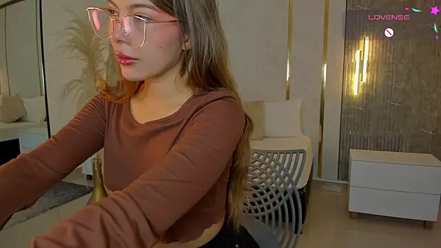 riley sierra online show from 06/12/26, 12:59