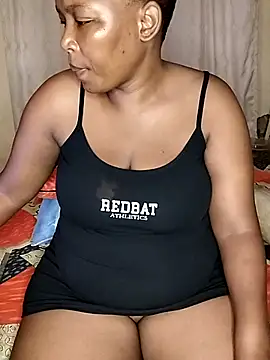 Snapshot of makaviwe chatting on 03/12/25, 03:35 makaviwe online show from 03/12/25, 03:35