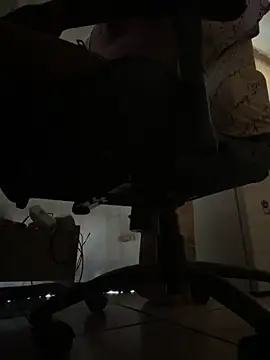 Snapshot of YesTheSexiest chatting on 02/01/26, 04:49 YesTheSexiest online show from 02/01/26, 04:49