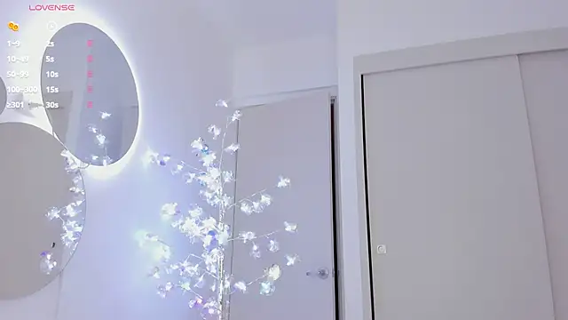 mia yourmommy online show from 02/03/25, 04:46