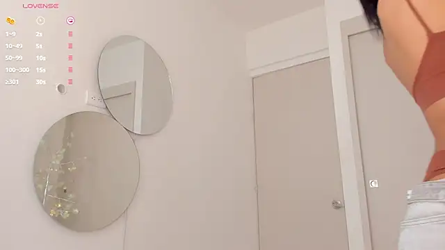 mia yourmommy online show from 03/22/25, 09:31