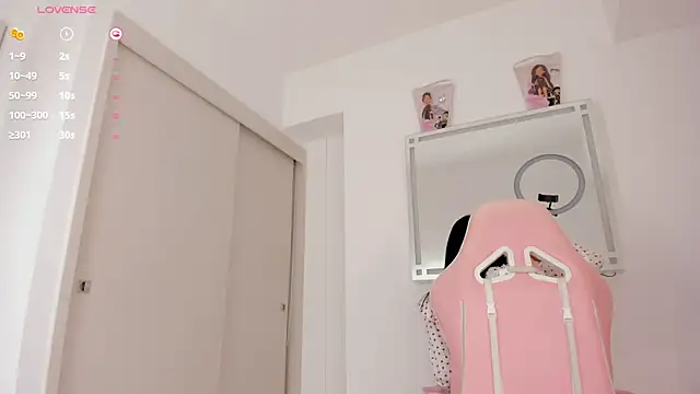 mia yourmommy online show from 09/10/25, 03:17