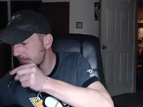 Snapshot of pensguy30 chatting on 12/11/24, 02:41 pensguy30 online show from 12/11/24, 02:41