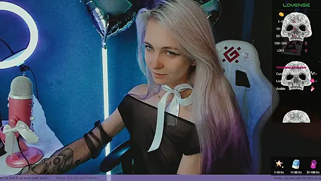 Snapshot of Fridart-house_Fortuna chatting on 01/23/25, 02:28 Fridart-house Fortuna online show from 01/23/25, 02:28