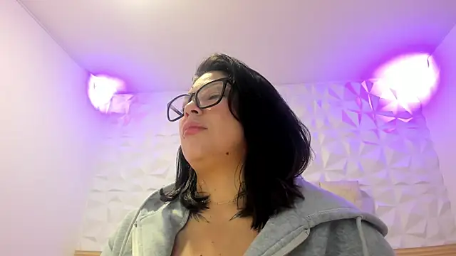 PauletteJ online show from 04/28/26, 11:48