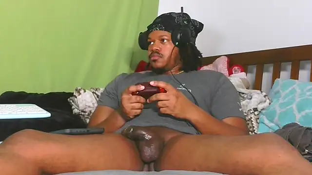 Snapshot of Carolinayoungin chatting on 11/17/25, 12:16 Carolinayoungin online show from 11/17/25, 12:16