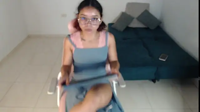 Snapshot of Putaku_San chatting on 12/19/24, 03:18 Putaku San online show from 12/19/24, 03:18