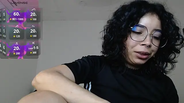 Snapshot of Putaku_San chatting on 10/07/25, 03:58 Putaku San online show from 10/07/25, 03:58