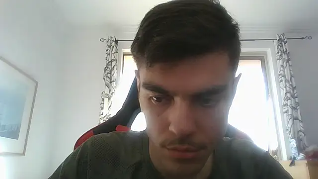 Snapshot of Omarnede chatting on 11/13/25, 08:35 Omarnede online show from 11/13/25, 08:35