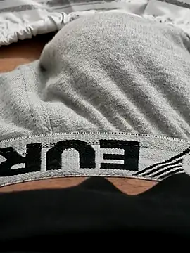 Snapshot of felix_dion chatting on 10/22/25, 07:24 felix dion online show from 10/22/25, 07:24