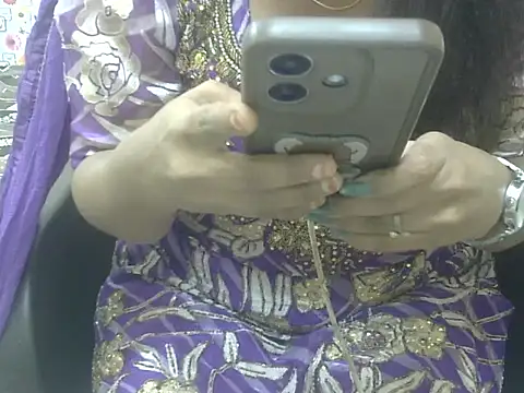 Lusty Wife1 online show from 11/17/25, 12:00