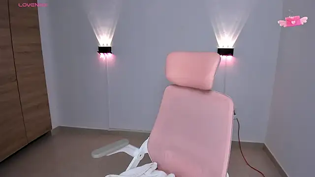 emily villamil online show from 02/15/25, 11:36