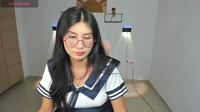 emily villamil online show from 10/30/25, 11:27