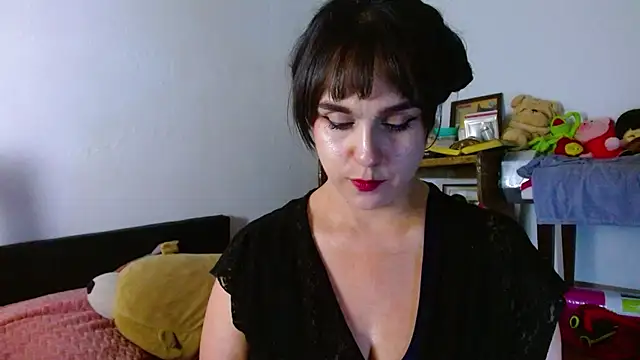 collette beaufoy  online show from 06/12/26, 06:23