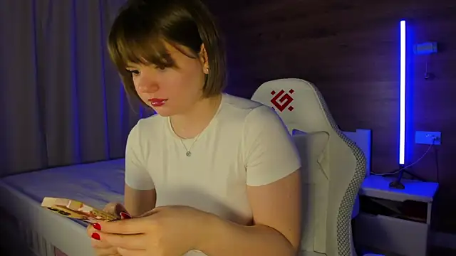 Snapshot of Elizabeth_Hottie_ chatting on 04/17/26, 11:41 Elizabeth Hottie online show from 04/17/26, 11:41