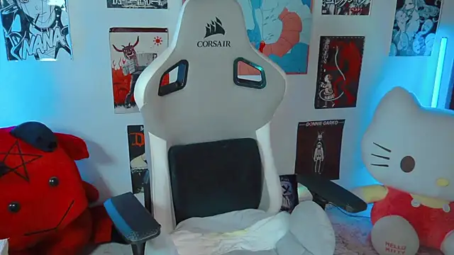 Snapshot of Deadly_Doll chatting on 11/09/25, 08:18 Deadly Doll online show from 11/09/25, 08:18