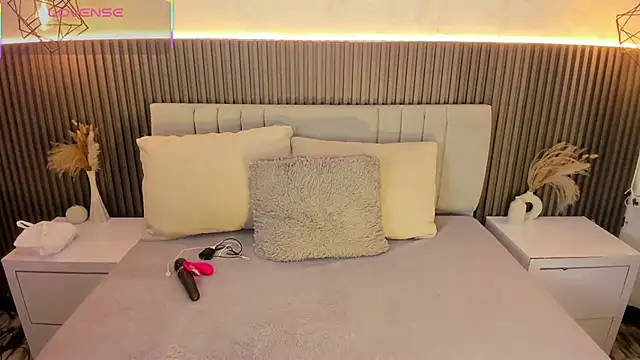 SHANONCLARK online show from 10/11/25, 06:06