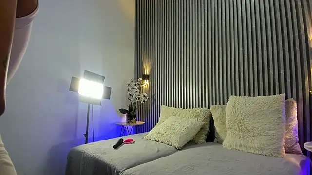 SHANONCLARK online show from 10/17/25, 07:05