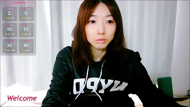 Snapshot of Love_me_Eri_ chatting on 10/06/25, 11:46 Love me Eri  online show from 10/06/25, 11:46