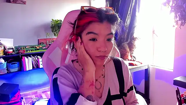 Snapshot of annie_walker6 chatting on 12/18/25, 06:58 annie walker6 online show from 12/18/25, 06:58