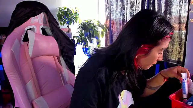 Snapshot of annie_walker6 chatting on 01/09/26, 02:42 annie walker6 online show from 01/09/26, 02:42