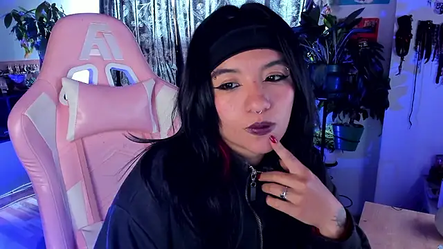 Snapshot of annie_walker6 chatting on 02/07/26, 09:29 annie walker6 online show from 02/07/26, 09:29