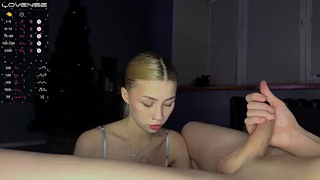 Snapshot of sarah_kurt chatting on 01/27/25, 08:17 sarah kurt online show from 01/27/25, 08:17