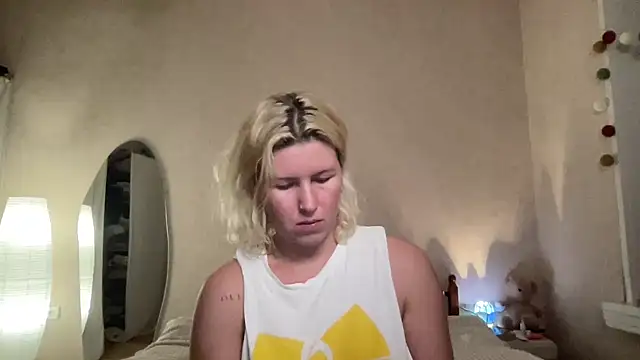 moonamii online show from 12/23/24, 04:06