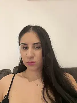 Snapshot of JenniferEdith chatting on 12/11/24, 11:19 JenniferEdith online show from 12/11/24, 11:19