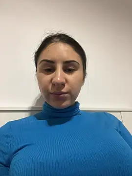 Snapshot of JenniferEdith chatting on 02/05/25, 04:14 JenniferEdith online show from 02/05/25, 04:14