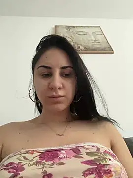 Snapshot of JenniferEdith chatting on 02/22/25, 08:18 JenniferEdith online show from 02/22/25, 08:18