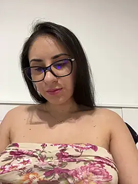 Snapshot of JenniferEdith chatting on 02/25/25, 03:05 JenniferEdith online show from 02/25/25, 03:05