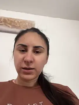 Snapshot of JenniferEdith chatting on 03/08/26, 09:35 JenniferEdith online show from 03/08/26, 09:35