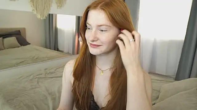 Snapshot of FiaMoor chatting on 10/13/25, 10:59 FiaMoor online show from 10/13/25, 10:59